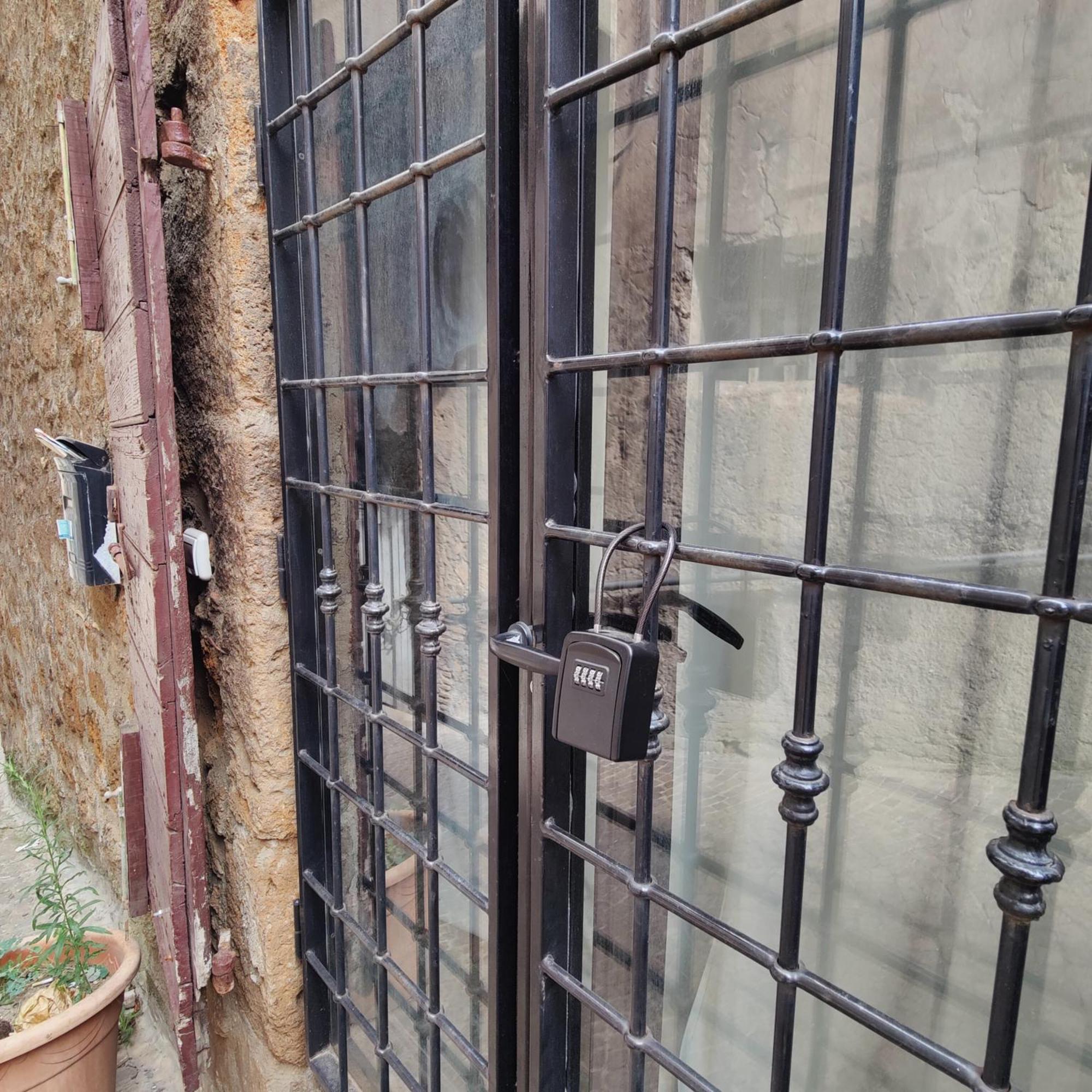 Maestosa Roccaforte Dei Principi, 3 Piani Tutti Per Voi! Sutri Exterior photo