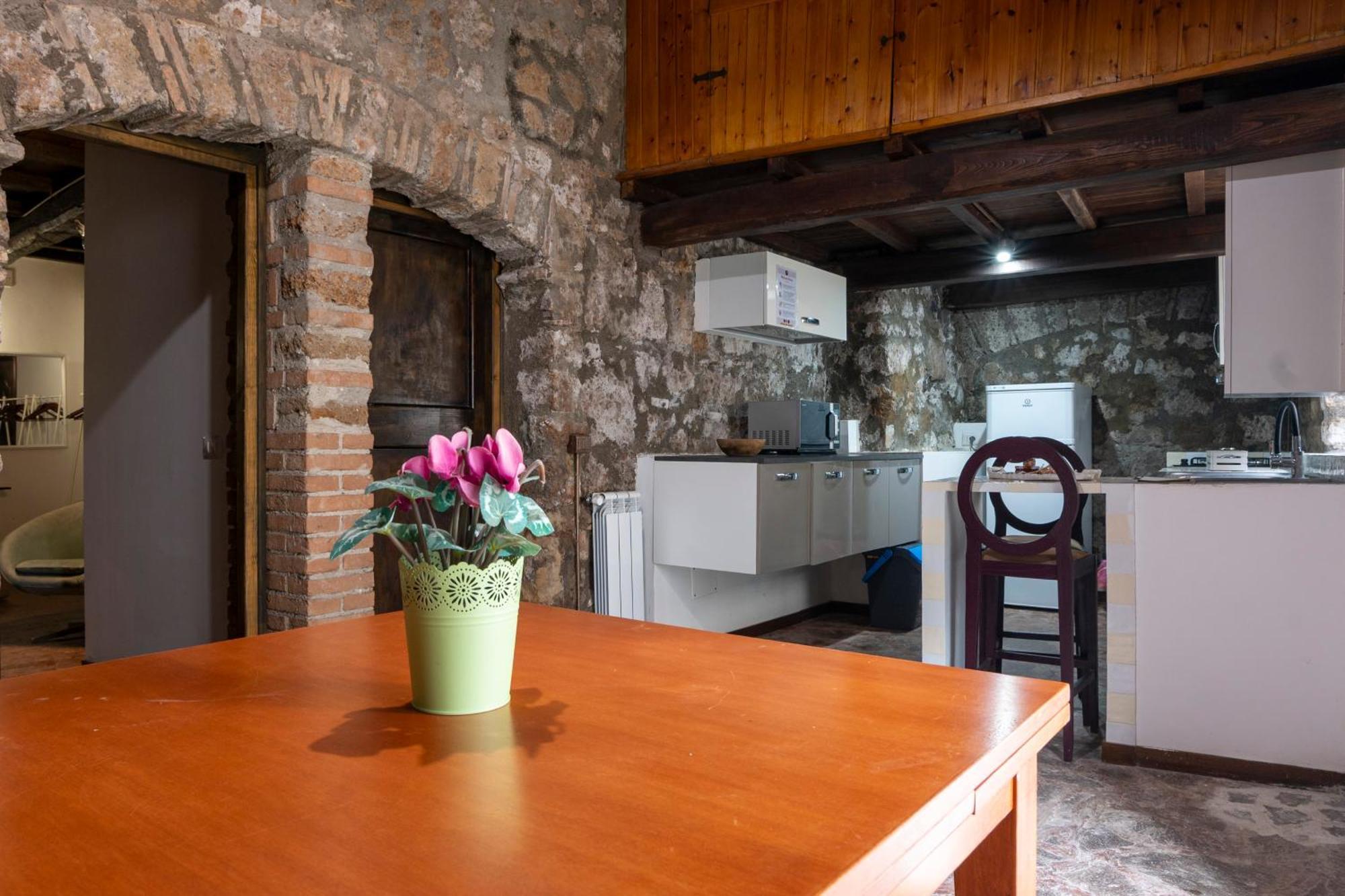 Maestosa Roccaforte Dei Principi, 3 Piani Tutti Per Voi! Sutri Exterior photo